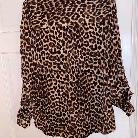 BCBG leopard print top blouse - Picture 3 of 3